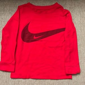 Long sleeve Nike little kids tee